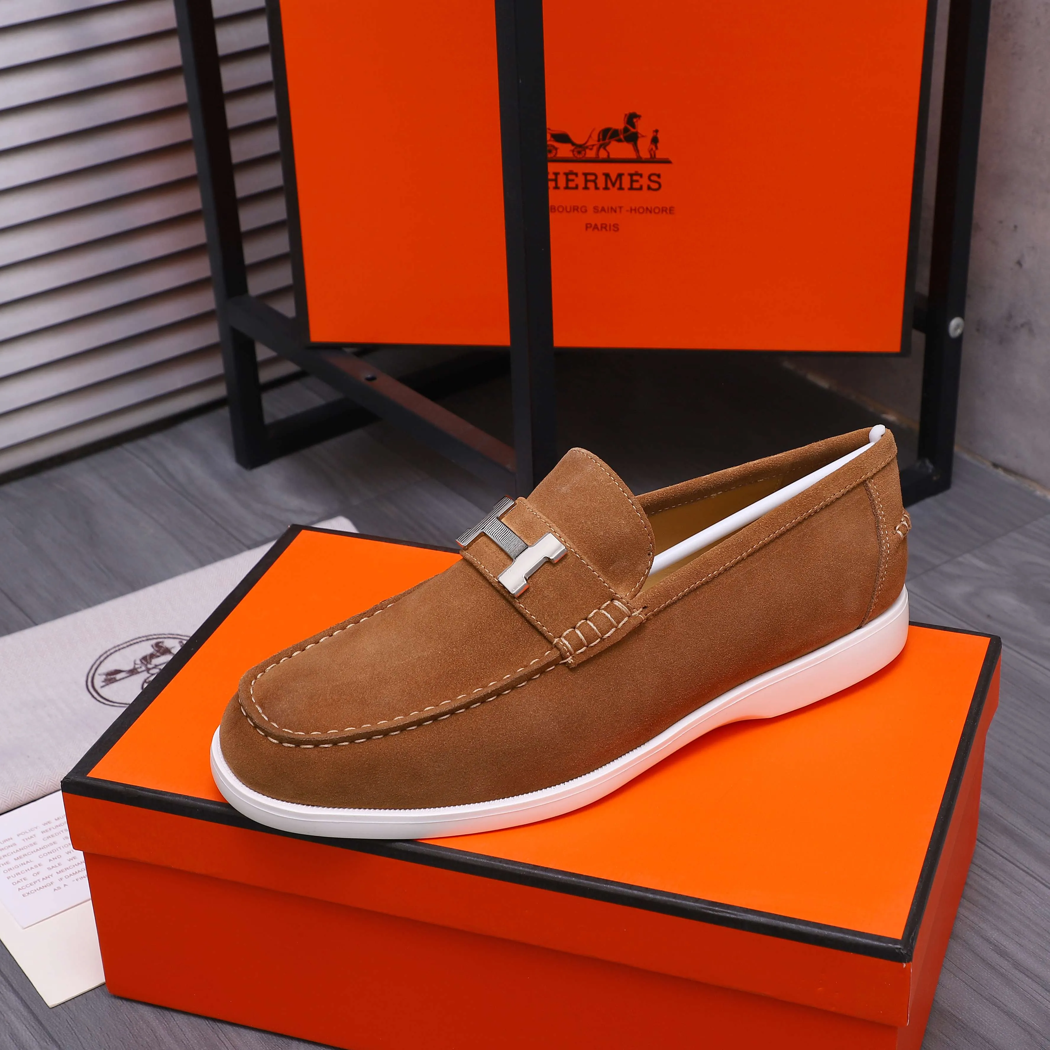 Men's shoes 💰p560 Product trademark: HERMES "Hermès" casual slip-on men's shoes. Regular size: 38-46 (45.46 is custom-made and non-refundable) Product materials: Selected frosted cowhide upper, cowhide lining, original foam rubber ultra-light sole